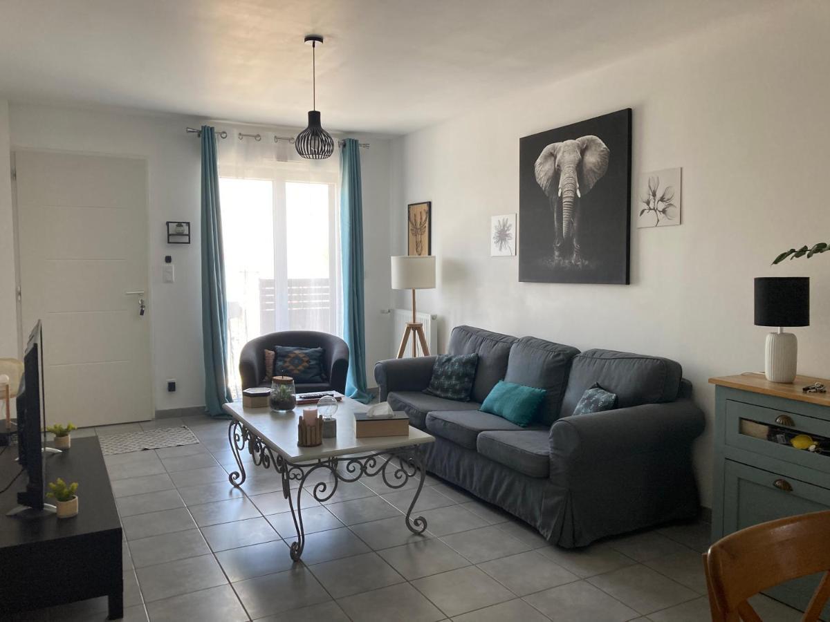 Maison Neuve A 10 Min A Pied Du Centre Ville Loches Exterior photo